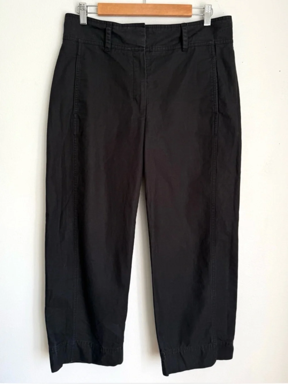 Babaton Aritzia Linen Blend Relax Fit Cargo Pants in Black